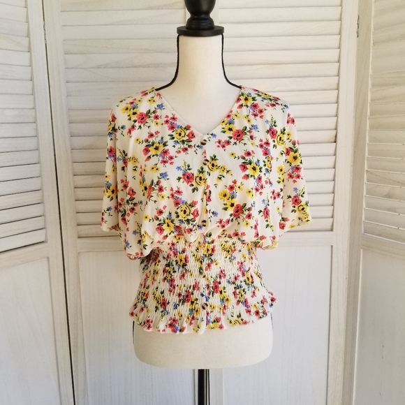 Love J Tops - Love J Woman’s Floral Top, Blouse. Size XL